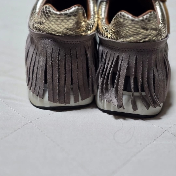 Shu Shop Pepa Womens Fringe Sneakers in a grey/taupe colorway Sz 8.5 - Picture 3 of 7